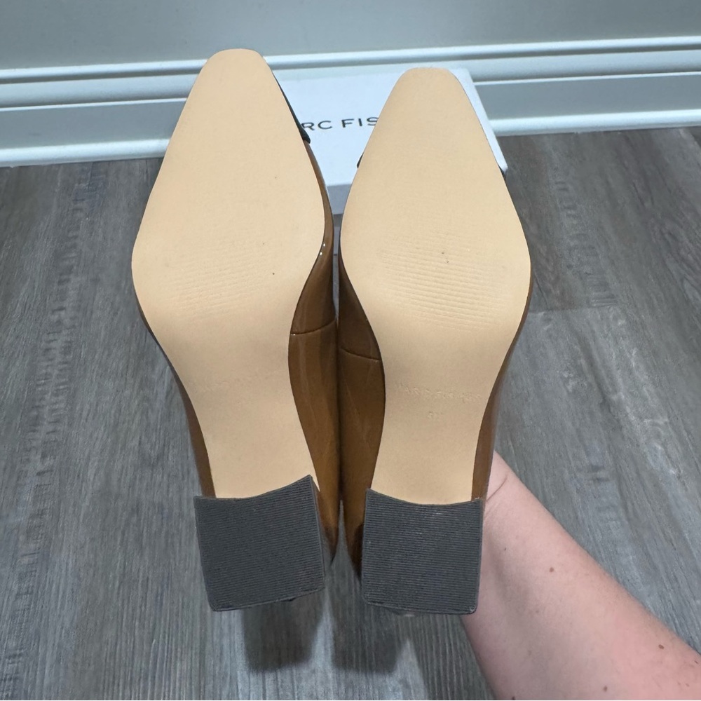 Marc Fisher Kapila Toe Cap Brown Black Patent Leather Block Pump Heels - Picture 8 of 11